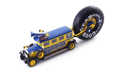 Buick Good Year Airwheel Promotion Bus (USA)  blau-gelb