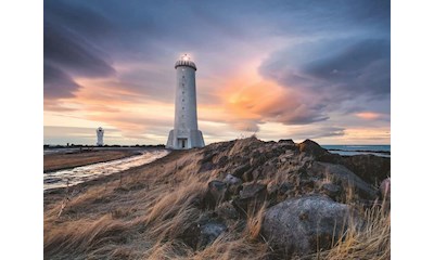 Magische Stimmung über dem Leuchtturm von Akranes, Island