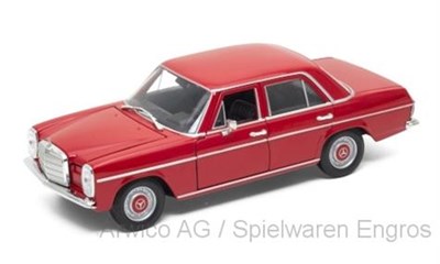 Mercedes 220, rot